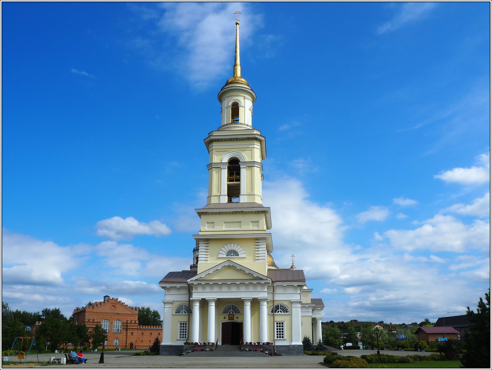 Невьянск храмов. Невьянск Вознесенская Церковь. Храм в Невьянске Спасо-Преображенский.