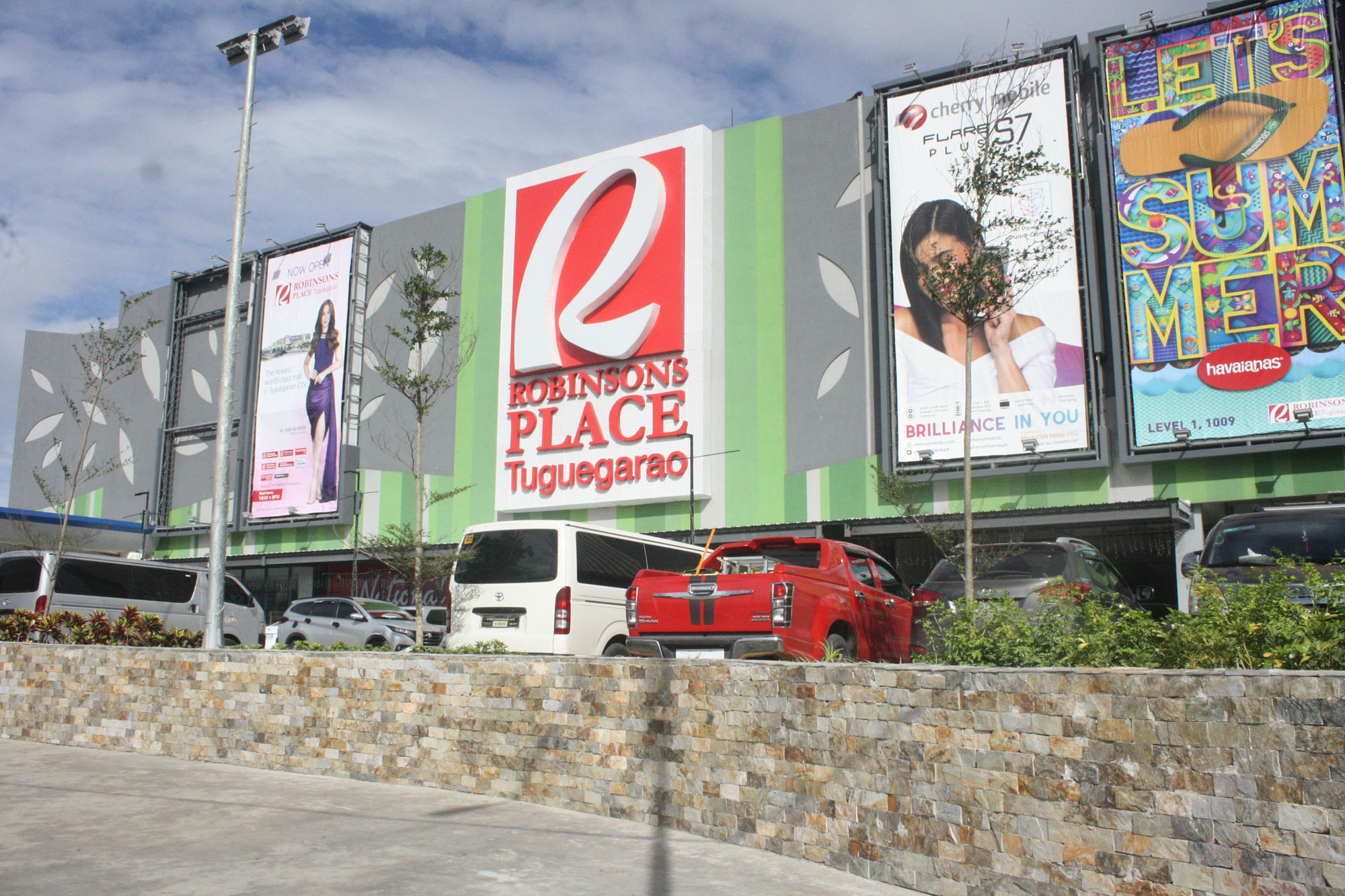 Robinsons Place Tuguegarao Main Building | shopping mall