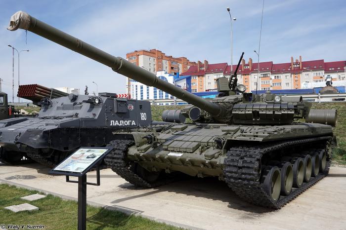 Tank T-80BV on display - Kamensk-Shakhtinsky