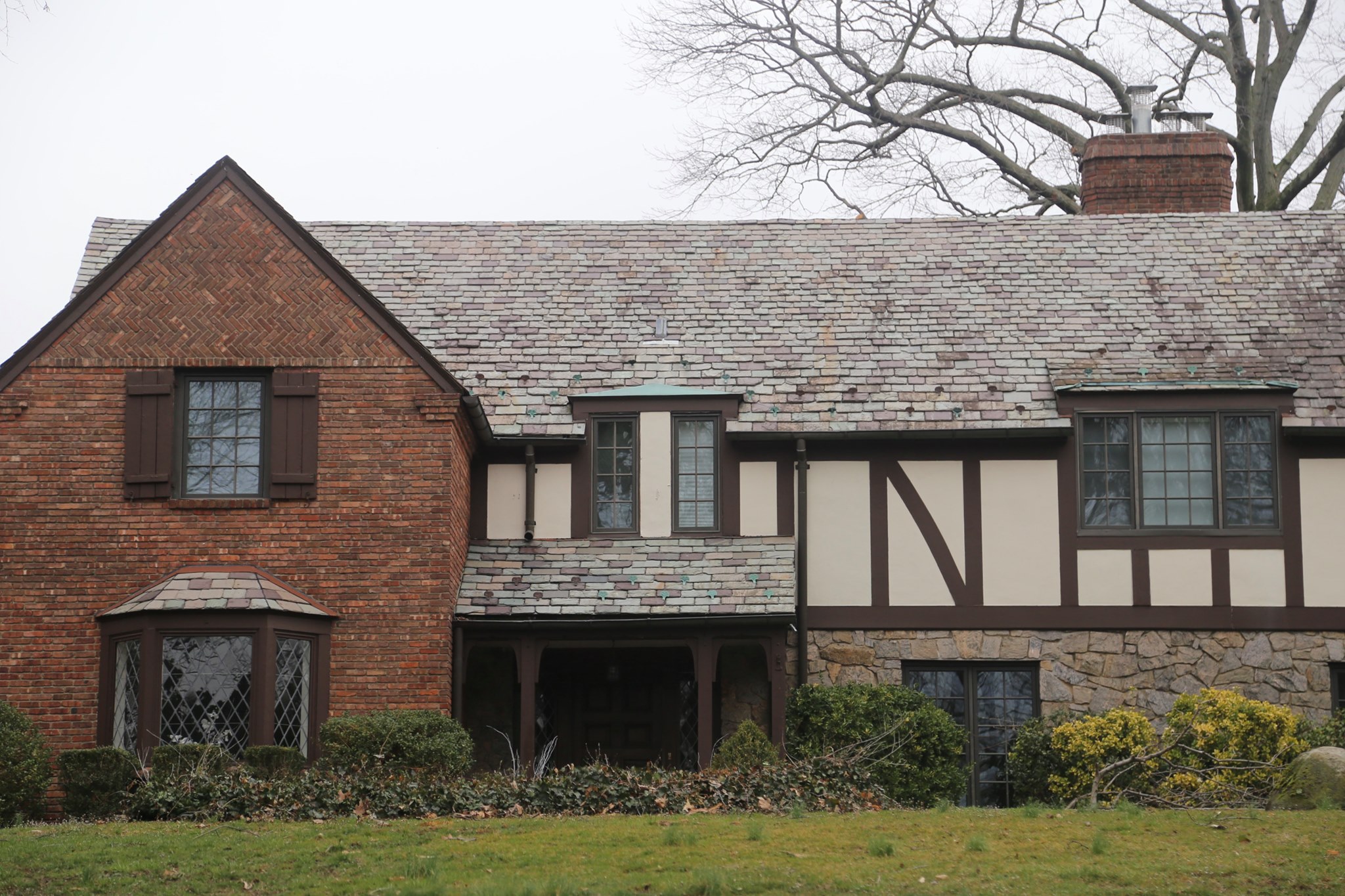 Larry N. Jackson Residence - Flower Hill, New York