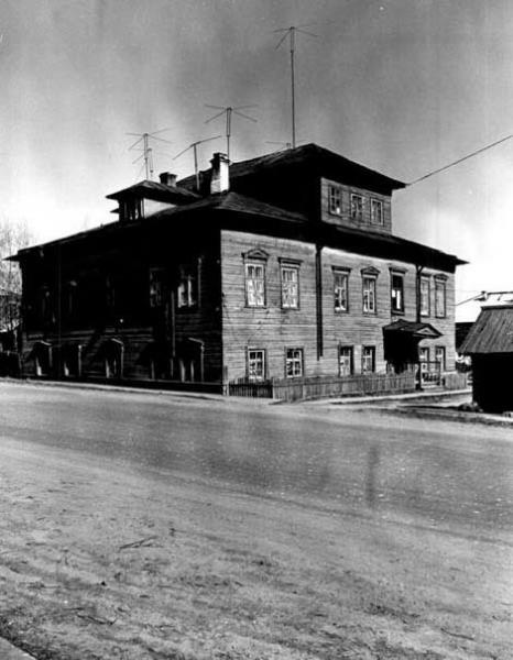 Утраченный дом. Дом Серкова Каргополь. Каргополь старое здание охраны. Каргополь Октябрьская 112. Каргополь, Октябрьский просп., 112.