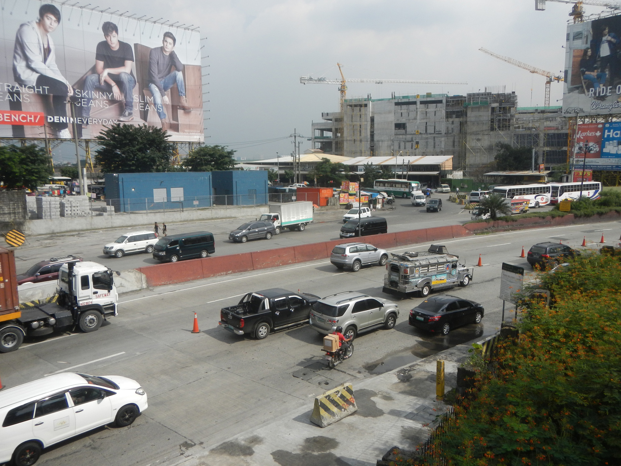 Balintawak Interchange - Quezon City