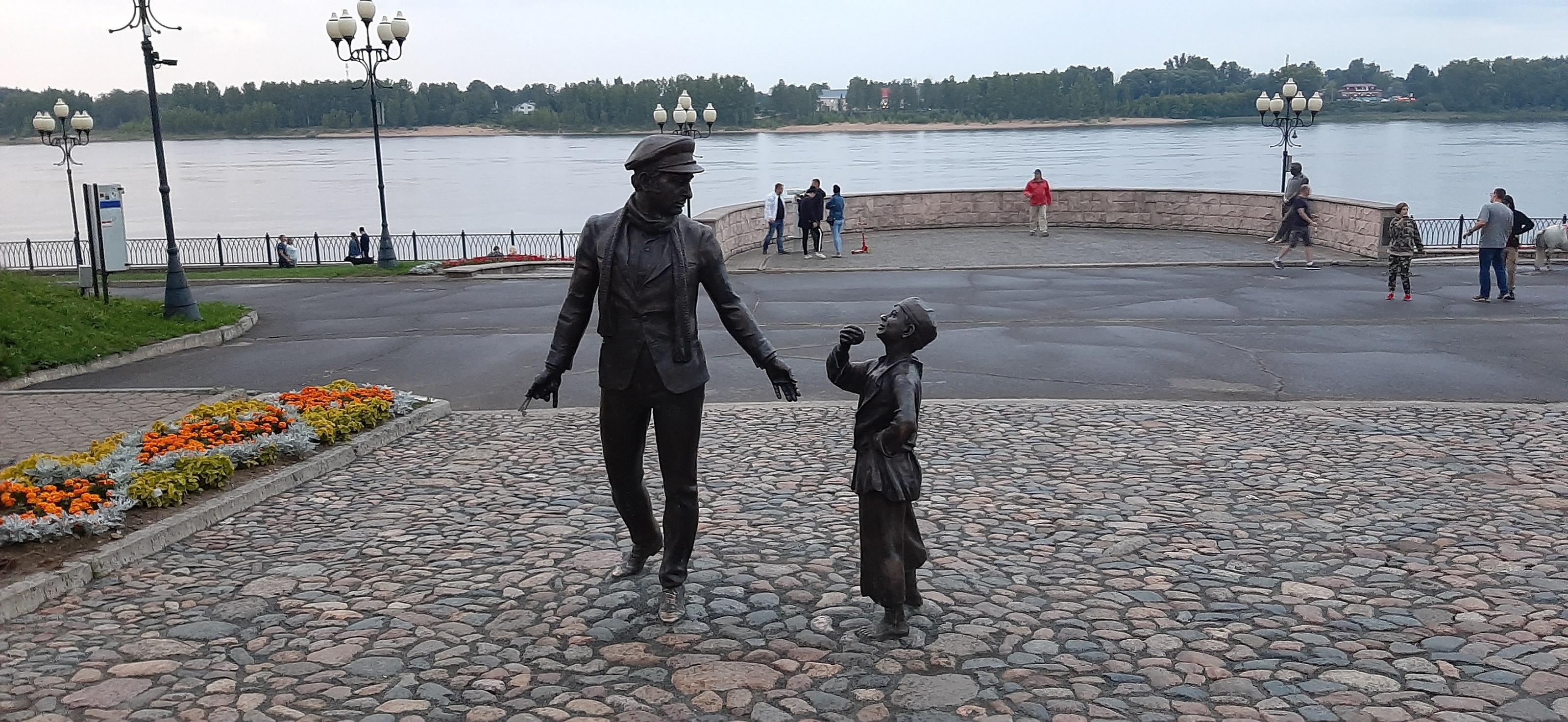 Памятник Остапу Бендеру в Рыбинске