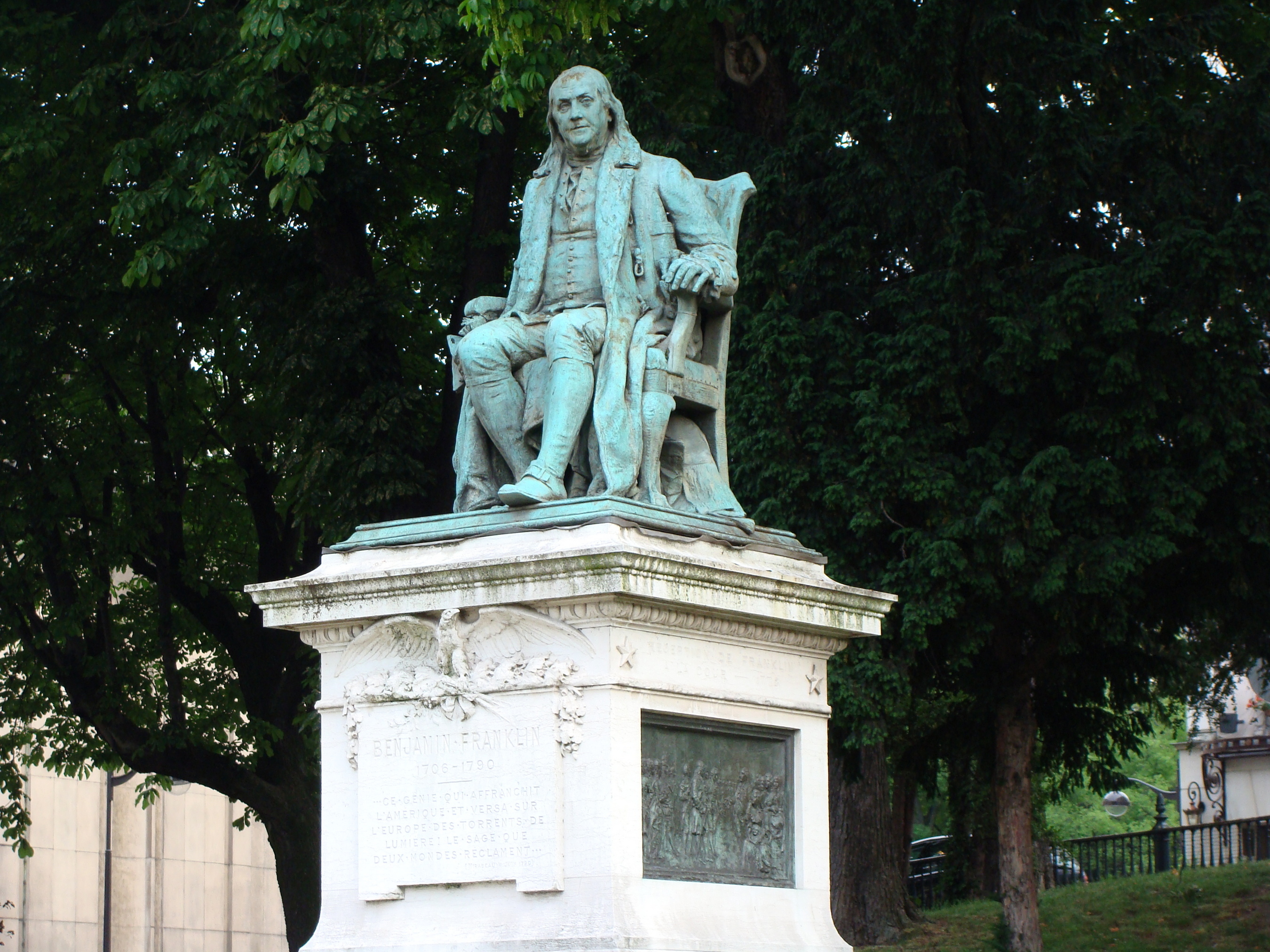 Statue of Benjamin Franklin - Paris