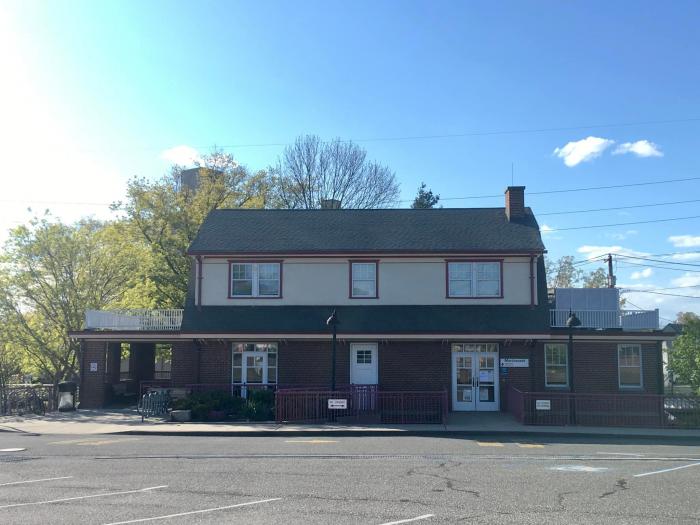 Manhasset LIRR Station