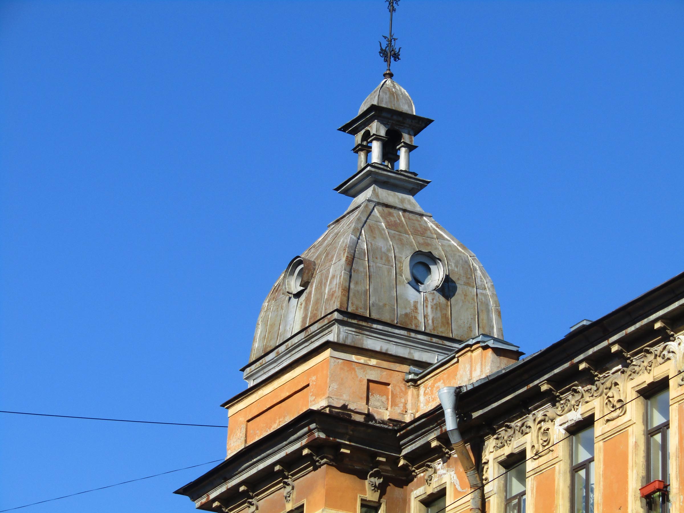 Дом с башенкой озерск. Белинского дом с башенками. Башенка или башинка. Башенка сергиево-посадский район. Башенка или башинка.