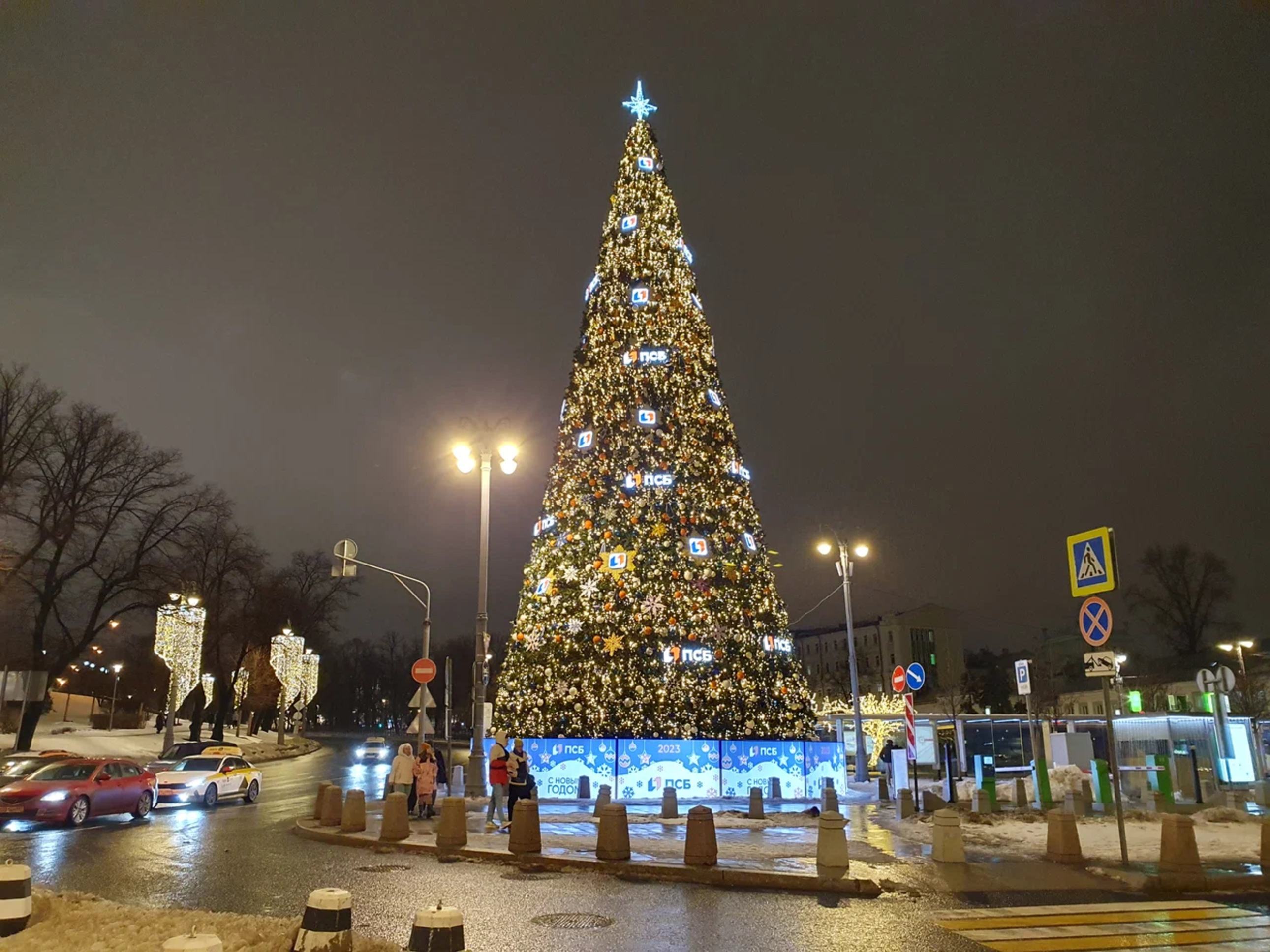 новогодняя елка в москве