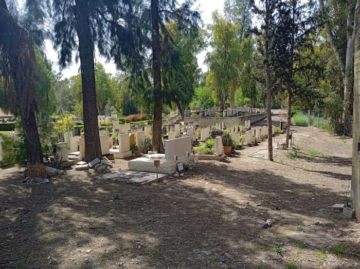 Dganya Alef Cemetery