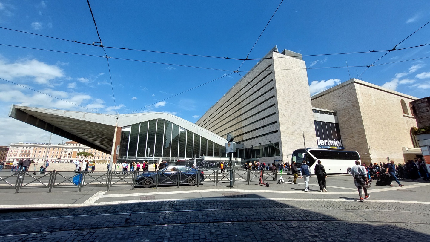 Roma Termini railway station - 15 Full 