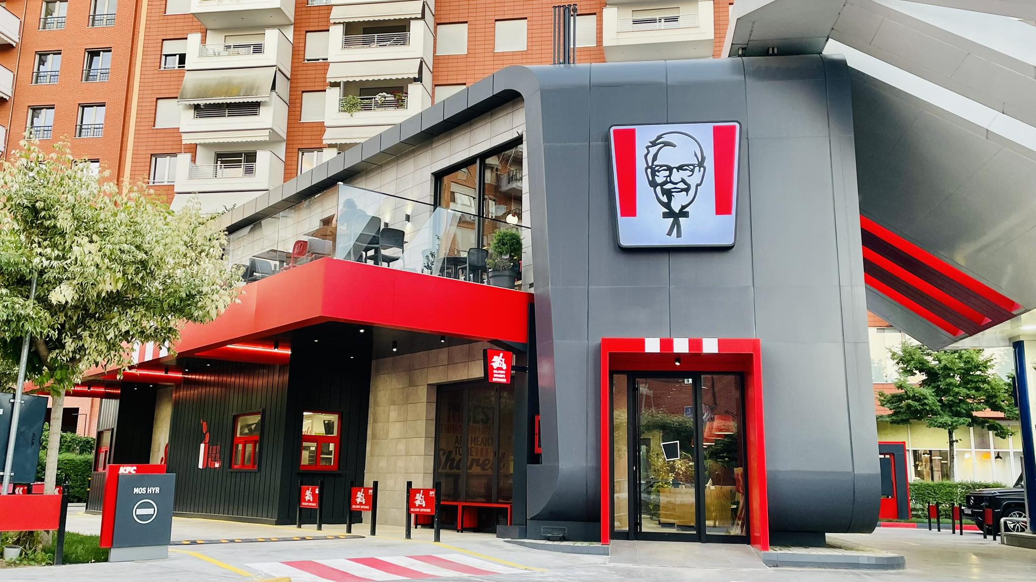 KFC Drive Thru - Tirana