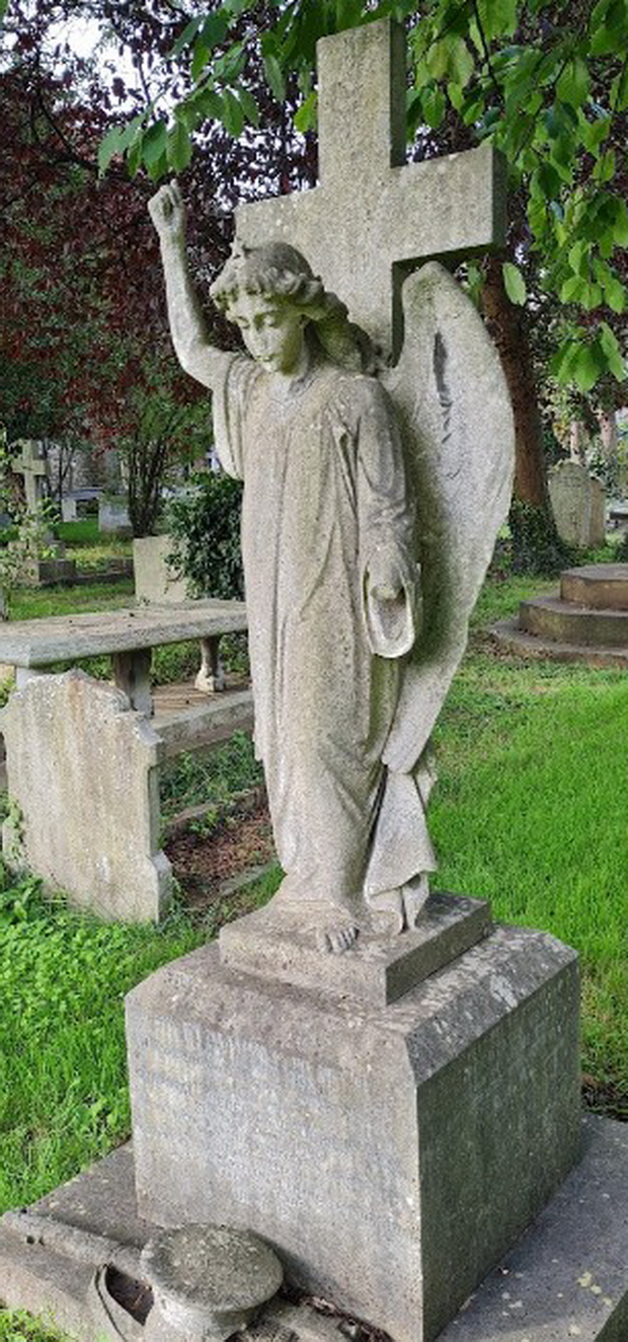 St Mary Magdalen’s RC Churchyard - London