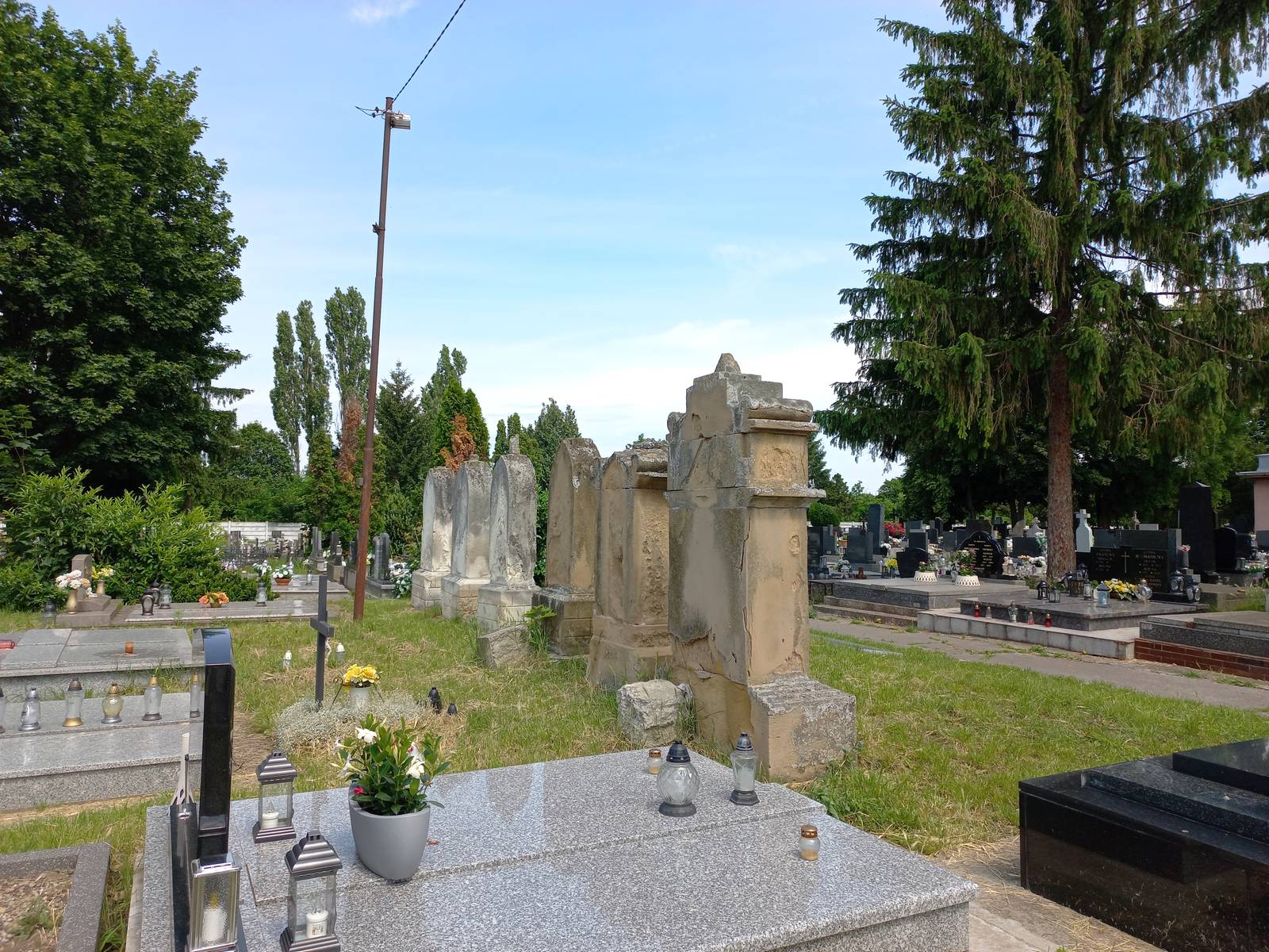 The six oldest graves in the cemetery - Sereď