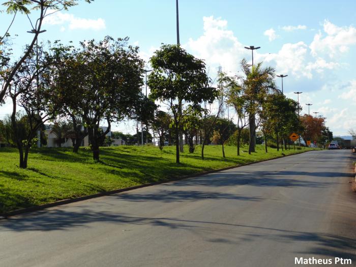 Avenida Juscelino Kubitschek de Oliveira Patos de Minas Avenida Juscelino Kubitschek de Oliveira Patos de Minas