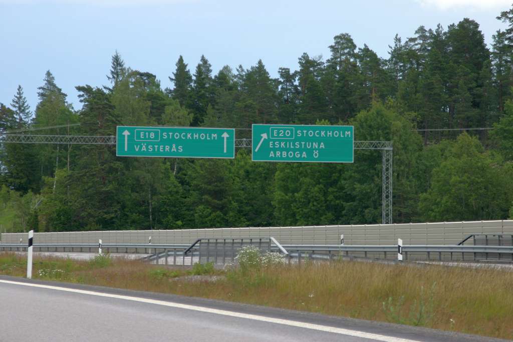 E18